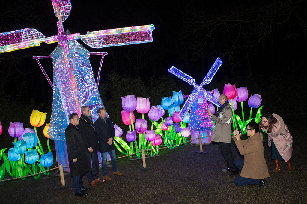 China Light Festival u Ouwehands Dierenpark je 'također je in een sprookjesparadijs loopt'