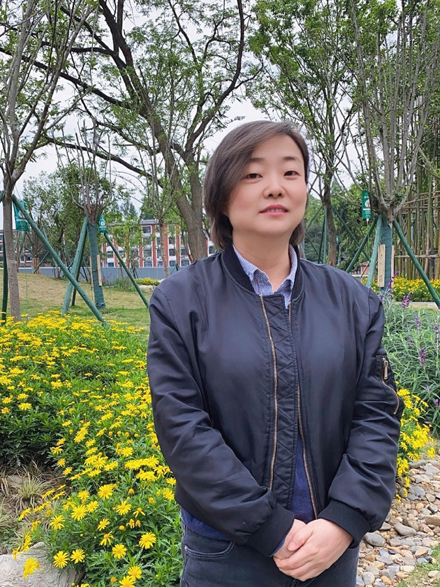 Pengurus Projek Antarabangsa Faye Zhang